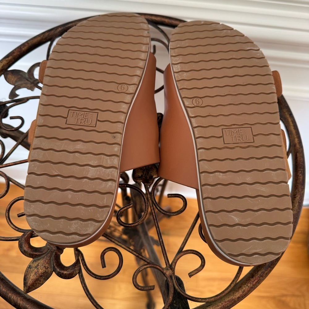 Time and Tru NEW Dressy Footbed Slide Slip On Sandals in Cognac. Size 6 - Picture 8 of 12